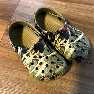 Camo Crocs - Boys 8